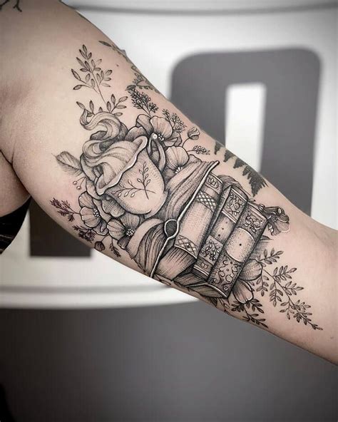 21 Cool Book Tattoo Ideas for Women - Mom's Got the Stuff | Tattoos for ...