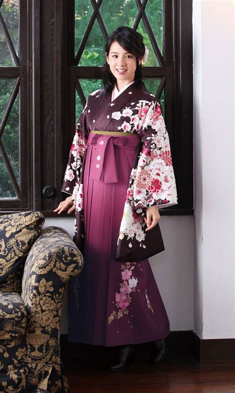 female hakama - Google Search | Japanese traditional dress, Japanese ...