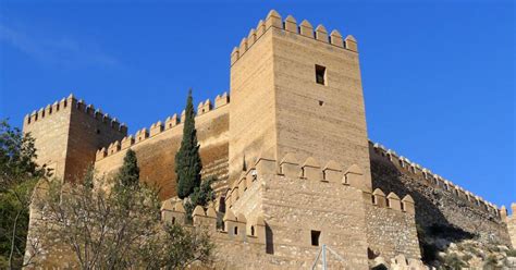 Almeria Castle - One of the largest castles in Spain | Gigaplaces.com