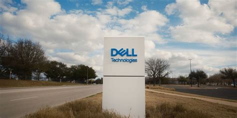 Dell Stock Spikes on High Hopes for AI-Related Servers - Barron's