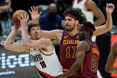 Anderson Varejao plays first game for Cleveland Cavaliers since 2016