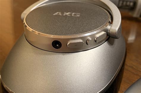 AKG N700NC Wireless headphone review: Finally, noise-cancelling ...