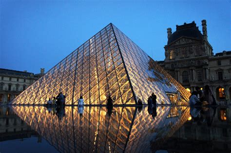 The Story Behind the Architecture and Construction of The Louvre Museum ...