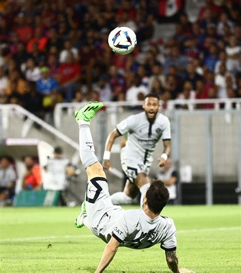 Lionel Messi Scores A Spectacular Bicycle Kick In PSG Win