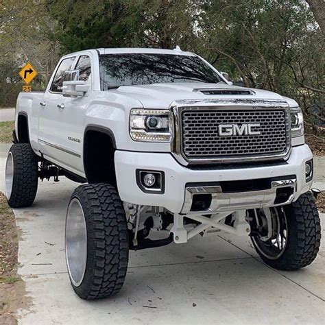 GMC Sierra AT4 - 2019 | Custom chevy trucks, Lifted chevy trucks ...