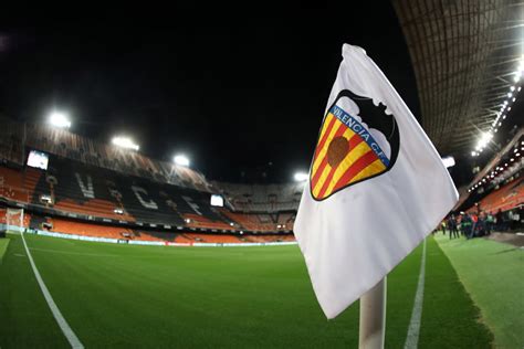 Valencia under huge financial crisis, on the verge of being out of ...