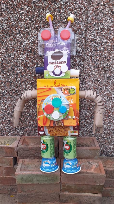 DIY Robot From Recycled Materials Recycled Robot, Robot Craft, Diy ...