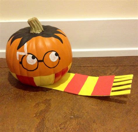 Harry Potter painted pumpkin | Harry potter pumpkin, Halloween pumpkin ...