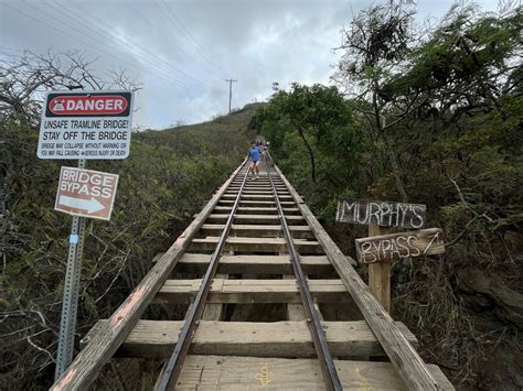 Hiking the Koko Crater Stairs on Oʻahu — noahawaii