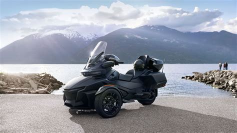 2023 Can-Am Spyder RT - 3-wheel touring motorcycle