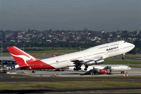 Qantas' graceful Boeing 747 departs SFO...for good