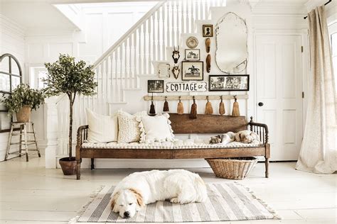 Farmhouse Entryway Bench - Liz Marie Blog