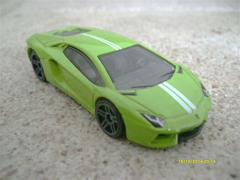 Diecast & Toy Vehicles Hot Wheels Lamborghini Veneno Green HW Exotics 6 ...