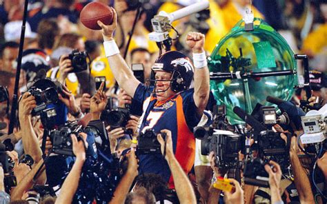 Super Bowl 32: John Elway, Broncos upset Packers - Sports Illustrated ...