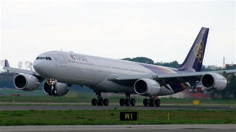 Airbus A340-500 Thai Airways Takeoff - AERONEF.NET