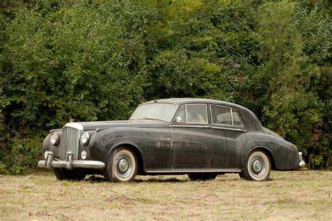 Bentley 2-Axle-Rigid Body Saloon | Abandoned cars, Car barn, Bentley