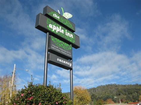 THE APPLE INN - Updated 2023 Prices & Hotel Reviews (Batlow, Australia)