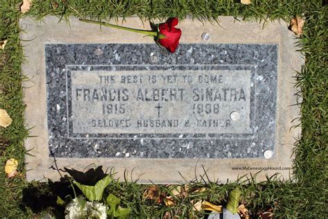 Frank Sinatra, grave and tombstone, Desert Memorial Park Cemetery ...