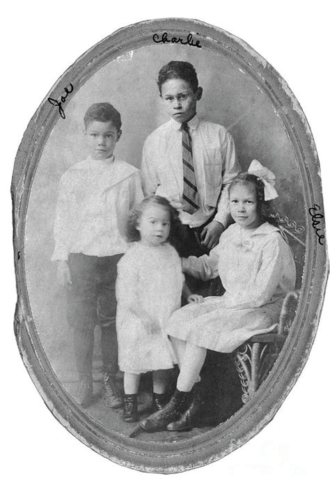 Charles Drew With His Siblings Photograph by Us National Library Of ...