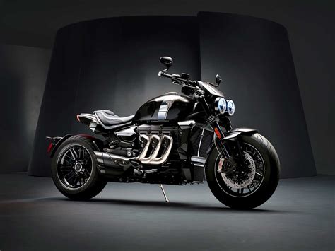 What Motorcycle Has The Biggest Engine | Reviewmotors.co