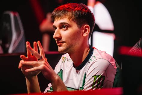 Arteezy Talks About Why Shopify is Succeeding in DreamLeague Season 21