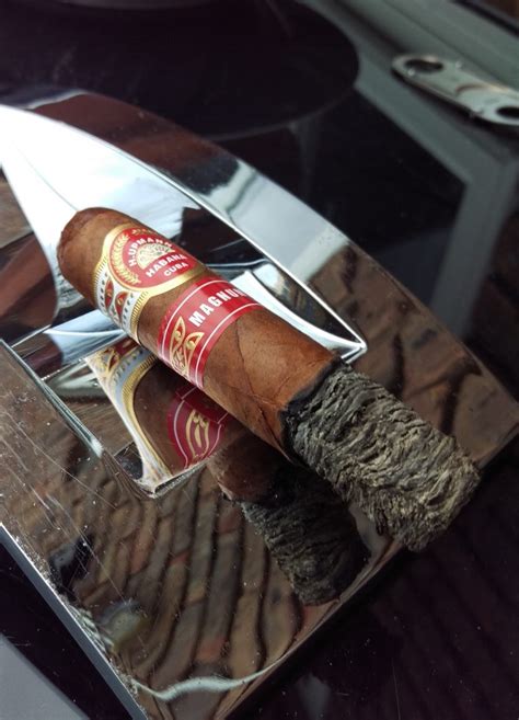 H. Upmann Magnum 54 Review @ Cigar Inspector