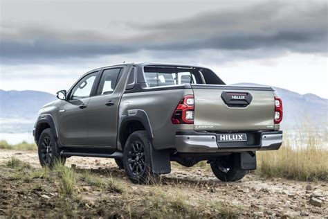 FRESH BAKKIE ALERT! TOYOTA HILUX + LEGEND RS - Motor Magazine