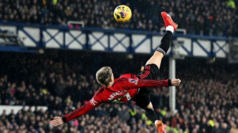 The best overhead kicks ever: Garnacho, Rooney, Ronaldo, more - ESPN