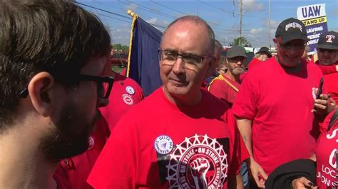 UAW President Shawn Fain urges non-union workers to organize during ...