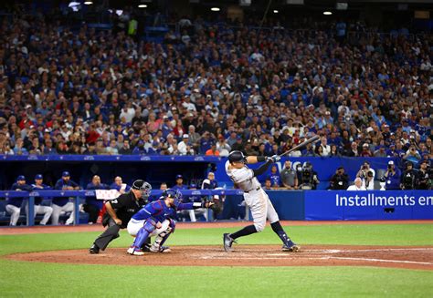 Aaron Judge ties Roger Maris' American League record by hitting 61st ...