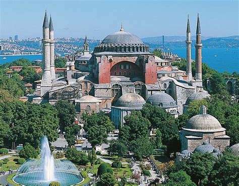 SULTANAHMET SQUARE – Historical Istanbul Guide