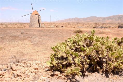 Arid landscape view 14776816 Stock Photo at Vecteezy