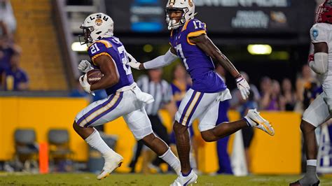 LSU QB Daniels injured in 38-0 victory over New Mexico | wwltv.com