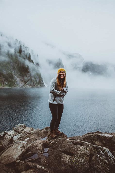 Snow Lake: An Unexpected Sunrise Hike - The Mandagies