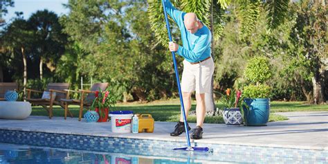 5 DIY Pool Cleaning Tips – AdvanceTronic