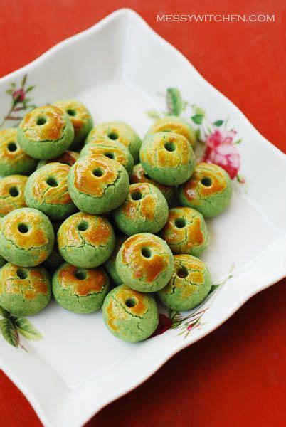 Chinese New Year Cookies: Green Pea Cookies | New years cookies ...