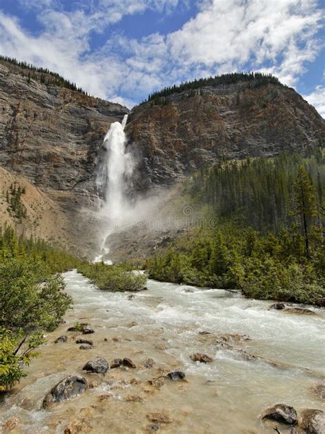 Takakkaw Falls, Canada stock image. Image of clif, climbing - 86452453