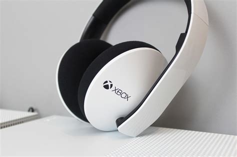 Xbox One audio: Dolby Atmos for Headphones vs. Windows Sonic for ...