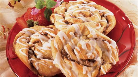 Simply Super Crescent Cinnamon Rolls recipe from Pillsbury.com