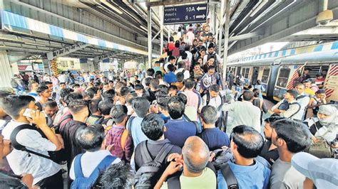 Commuters raise concern over poor crowd management in Thane railway ...