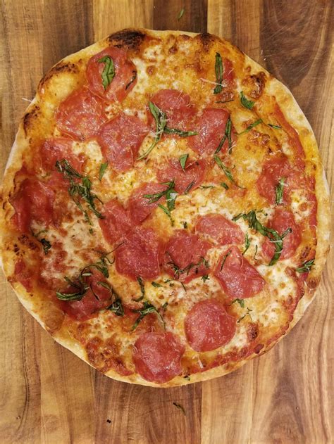 [Homemade] NY Style Spicy Salami Pizza http://bit.ly/2wqoKbj | Salami ...