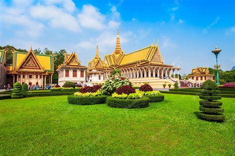 Premium Photo | Royal Palace in Phnom Penh