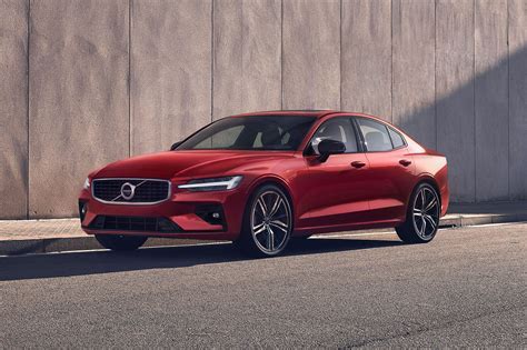 Volvo reveals new S60 sports sedan