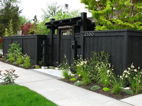 Gates and Fencing - Lake Stevens, WA - Photo Gallery - Landscaping Network