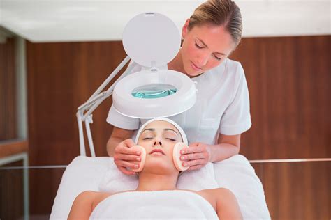 Técnico en cosmetología y estética integral - Dermaestética, Martha Garnica