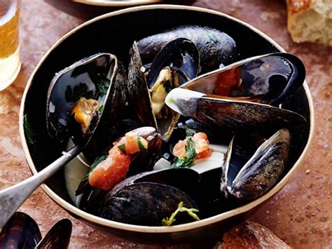 Steamed Mussels Recipe | Tyler Florence | Food Network