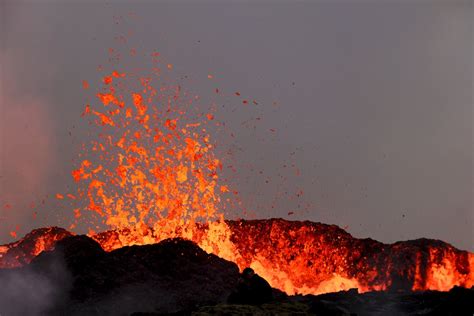 Iceland Live Cams Watch Volcano Ahead of Likely Eruption - Newsweek