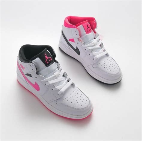 GIRLS SNEAKERS | Kicks shoes, Girls sneakers, Nike kicks