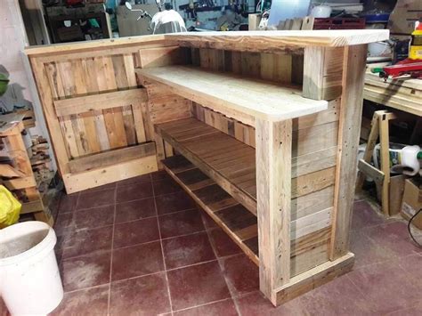 DIY Pallet Bar with Custom Built-in Shelves