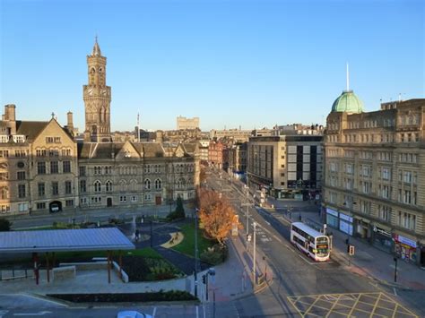 Bradford city centre from the Hilton... © Ruth Sharville cc-by-sa/2.0 ...